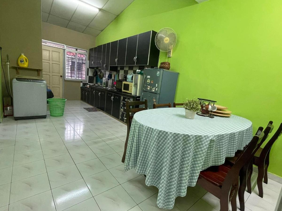 Homestaymuslim Di Teluk Intan Zewnętrze zdjęcie