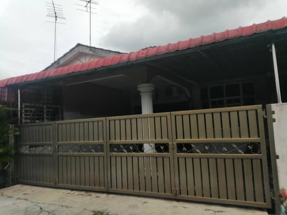 Homestaymuslim Di Teluk Intan Zewnętrze zdjęcie